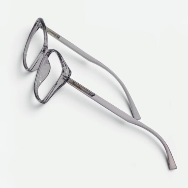 Translucent Cat-Eye