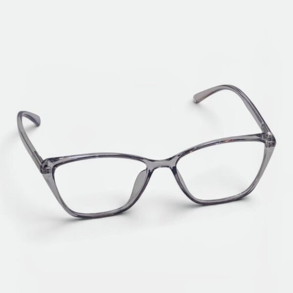Translucent Cat-Eye